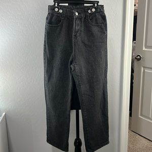 NWOT BLACK JEANS. Size Small. 26" waist.